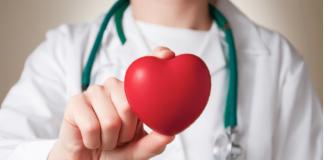 Kalp ağrısı: tezahürü, lokalizasyonu ve olası nedenleri